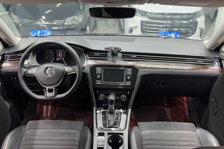 Used Volkswagen Magotan 2018 330TSI DSG Luxury Model