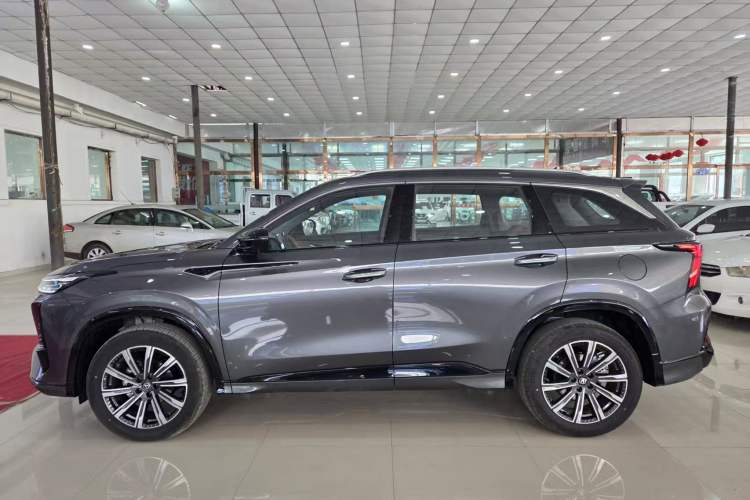 Used CHANGAN CS75 PLUS 2026 Model, Smart Champion Edition 1.5T New Blue Whale Smart Navigation Version Exterior 3