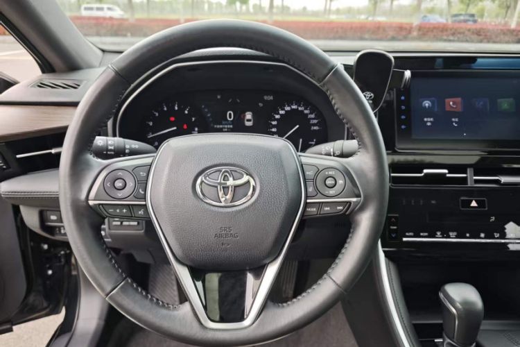 Used Toyota Avalon 2023 2.0L Premium Edition Interior 9