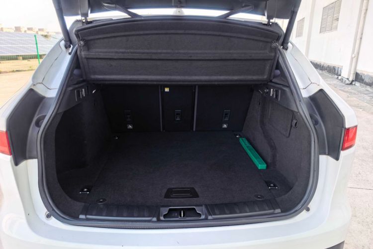 Used Jaguar F-PACE 2016 2.0T Two-Wheel Drive Urban Luxury Edition