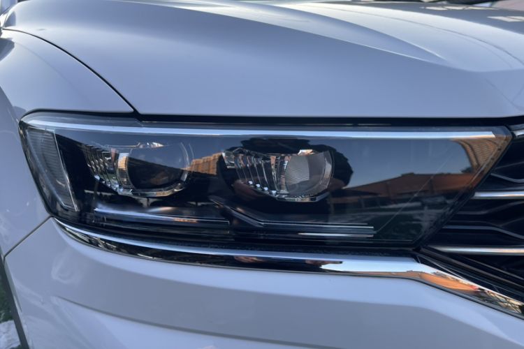 Used Volkswagen T-ROC 2018 230TSI DSG Two-Wheel Drive Advanced Version China V Standard