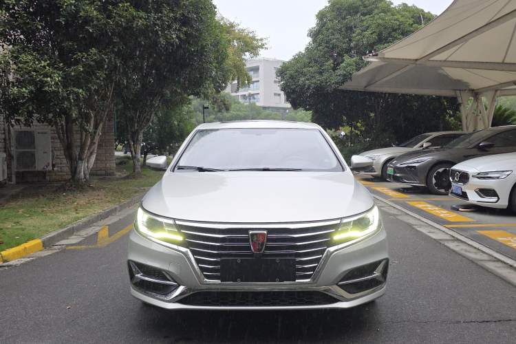 Used Roewe i6 New Energy 2017 45T Hybrid Connect & Smart Enjoyment Edition
