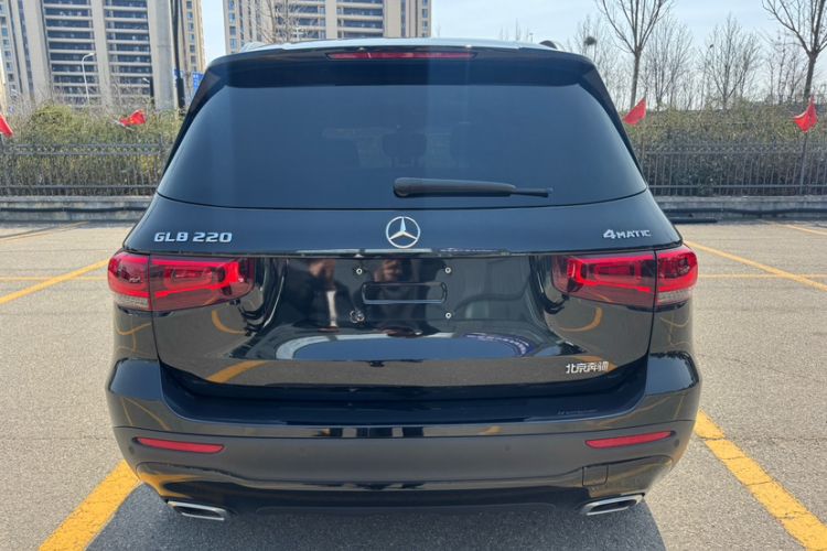 Used Mercedes-Benz GLB 2022 GLB 220 4MATIC Exterior 2