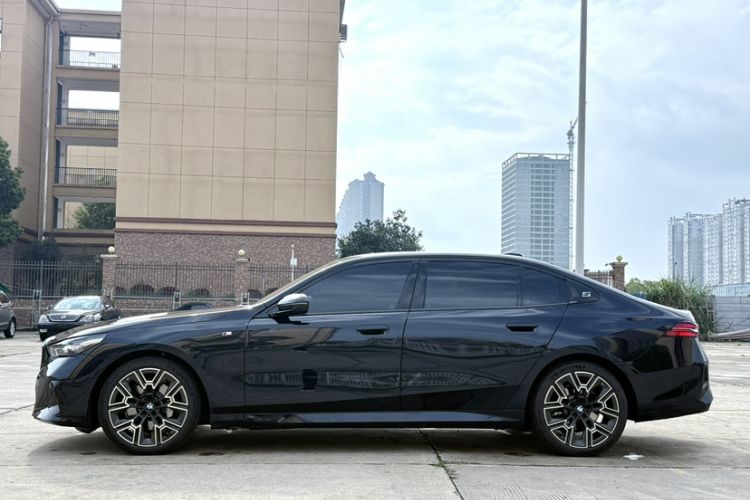 Used BMW 5 Series 2025 530Li Luxury Edition M Sport Package
