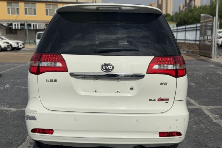Used BYD M6 2015 2.4L Automatic Prestige Edition
