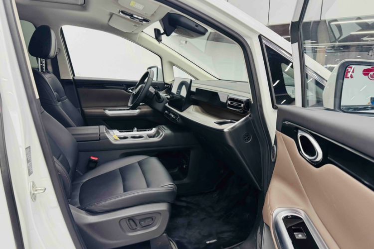 Used GAC Trumpchi E8 2024 Honor Series 2.0L Honor Edition Right Front Seat