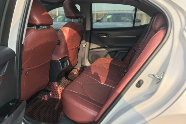 Used Toyota Camry 2019 Revised Version 2.0G Luxury Edition
