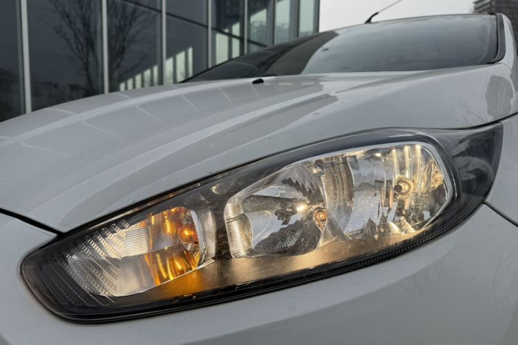 Used Ford Fiesta 2013 Hatchback 1.5L Automatic Fashion Edition
