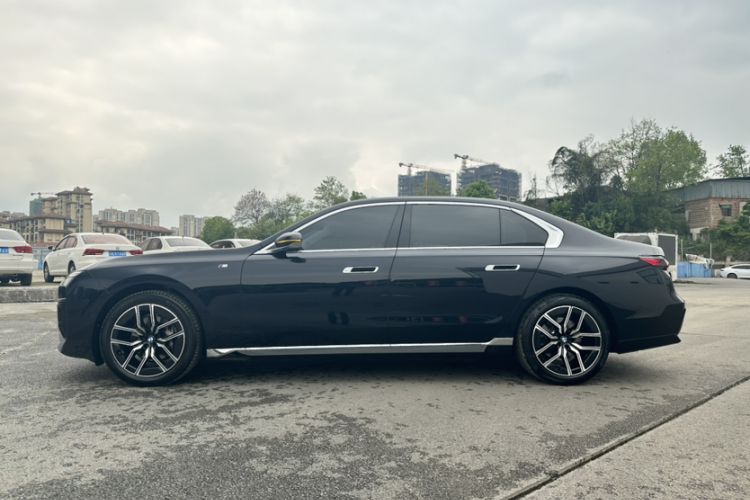 Used BMW 7 Series 2023 735Li M Sport Package Exterior 4