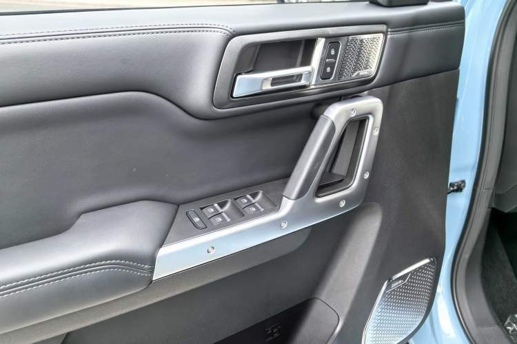 Used 212 T01 2025 2.0T Changfeng
