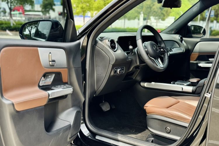 Used Mercedes-Benz GLB 2022 Second Facelift GLB 200 Fashion Edition Interior 3