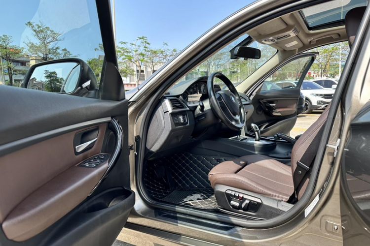 Used BMW 3 Series 2018 318Li Interior 7