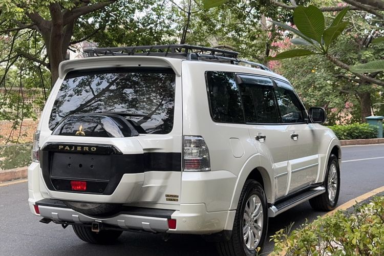 Used Mitsubishi Pajero 2017 V97 3.8L 5-Door GLS Model with Sunroof – Middle East