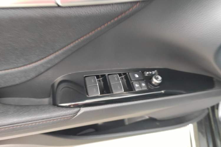 Used Toyota Camry 2023 2.0G Luxury Edition Interior 11