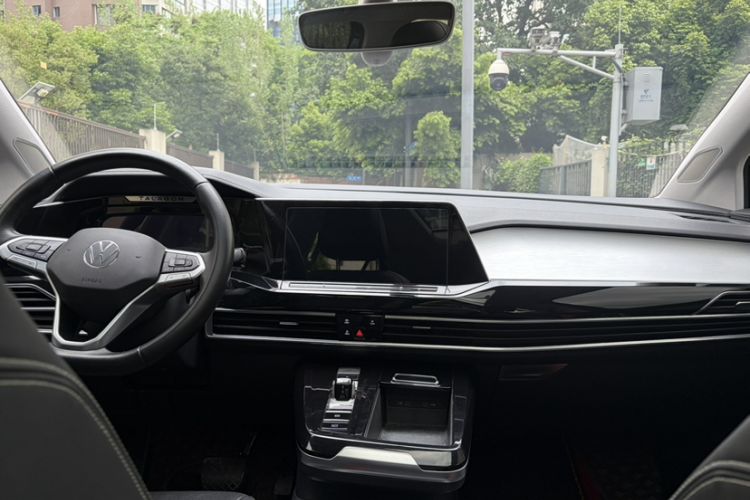 Used Volkswagen Talagon 2021 330TSI Two-Wheel-Drive Luxury Edition – Scenic Version Interior 1