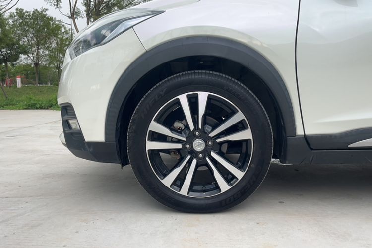 Used Nissan Kicks 2018 1.5L CVT Smart Connect Luxury Edition
