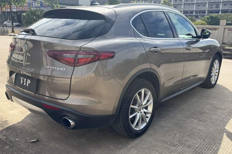 Used Alfa Romeo Stelvio 2017 2.0T 280HP Luxury Edition