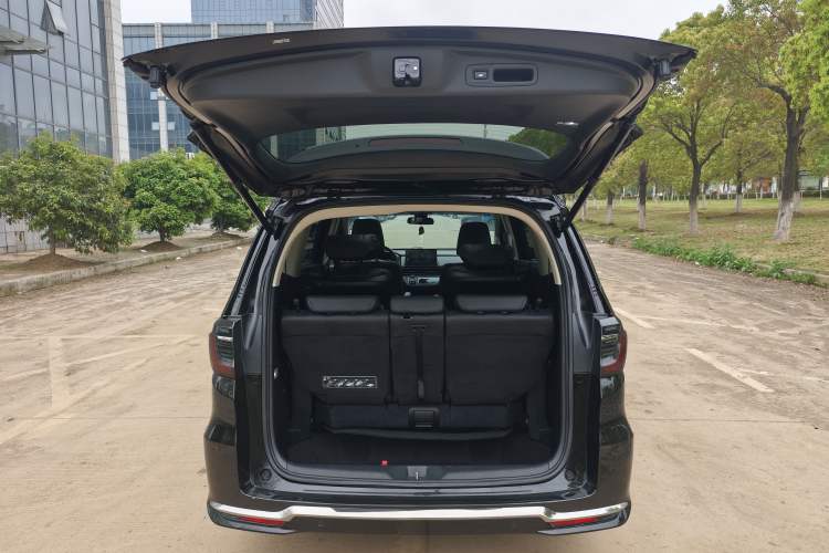 Used Honda Elysion 2022 2.0L eHEV Luxury Edition