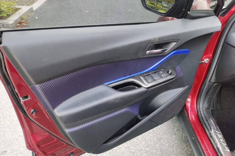 Used Toyota IZOA 2018 2.0L Yichi Version China VI Standard
