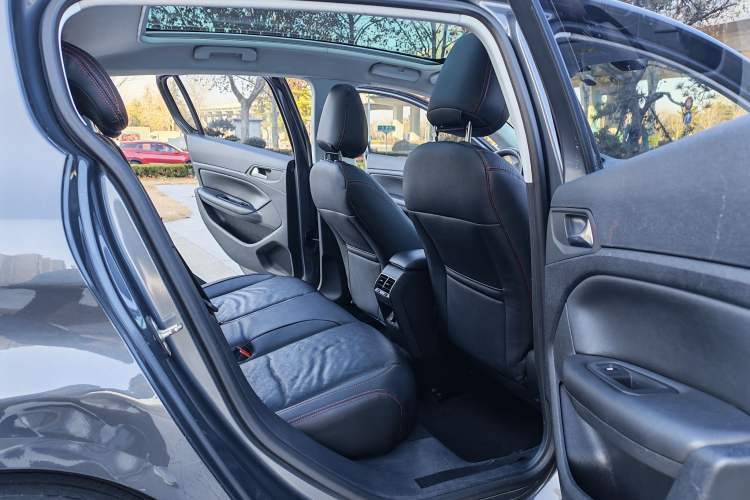 Used Peugeot 308S 2015 1.6T Automatic Jingchi Edition
