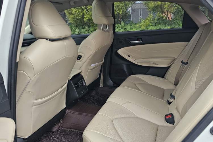 Used Toyota Avalon 2021 2.5L Luxury Edition Interior 2