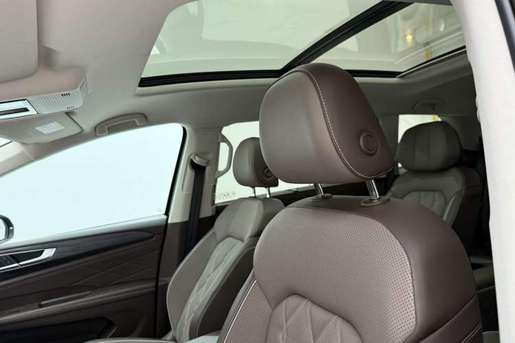 Used Volkswagen Viloran 2024 380TSI Premium Edition