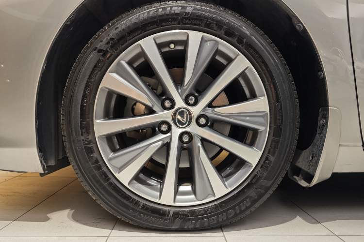 Used Lexus ES 2020 200 Excellence Edition
