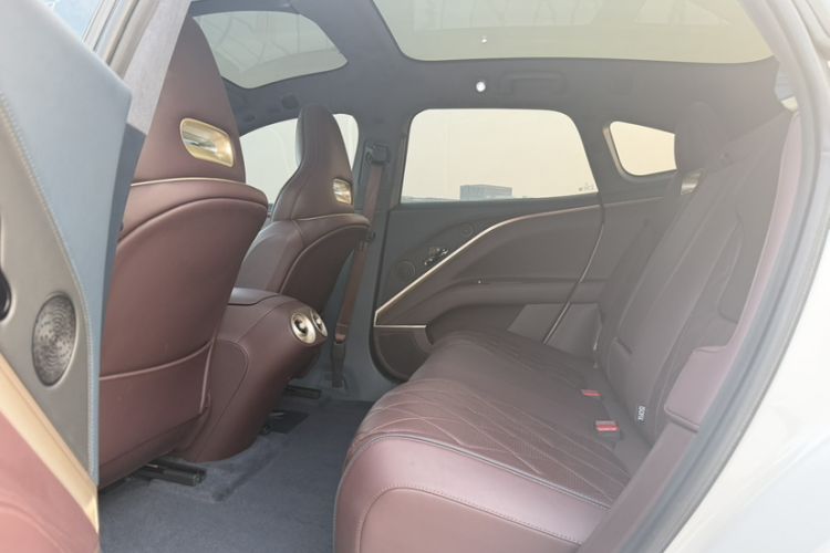 Used Avatr 11 2024 580 Three-Laser Four-Wheel Drive Luxury Edition
