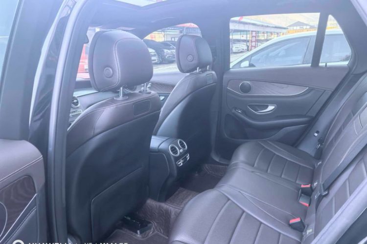 Used Mercedes-Benz GLC 2018 Refreshed GLC 300 4MATIC Dynamic Edition Interior 2