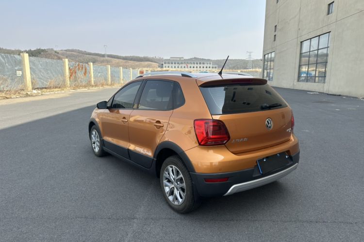 Used Volkswagen Polo 2018 1.5L Cross Polo Automatic
