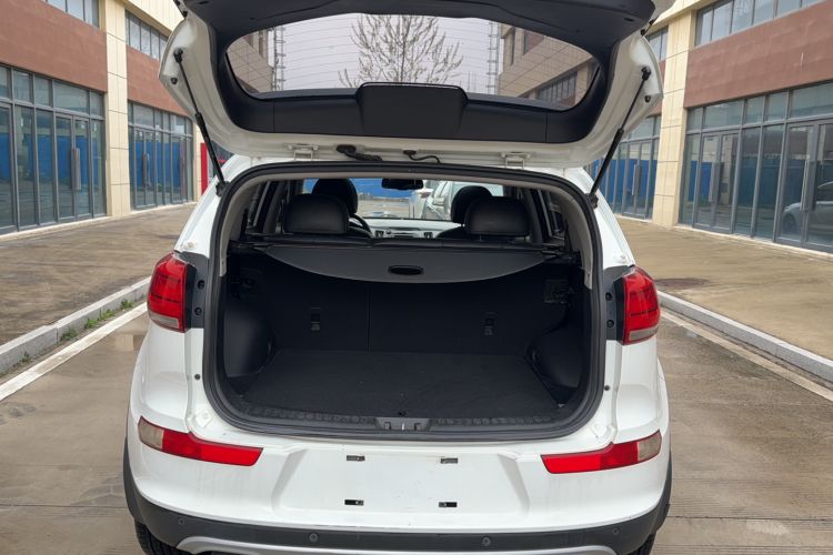 Used Kia Sportage R 2015 2.0L Automatic Two-Wheel Drive GLS Trunk