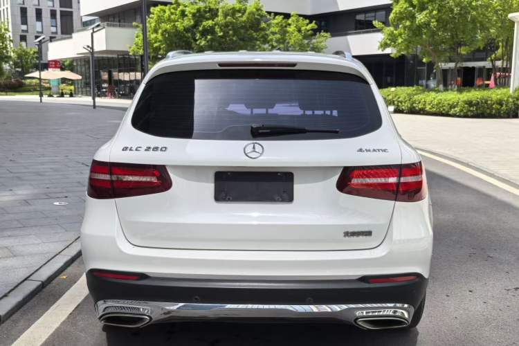 Used Mercedes-Benz GLC 2016 GLC 260 4MATIC Luxury Model Exterior 5