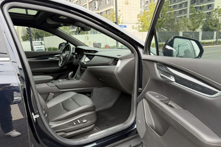 Used Cadillac XT5 2023 2.0T Two-Wheel-Drive Fashion Edition Interior 5