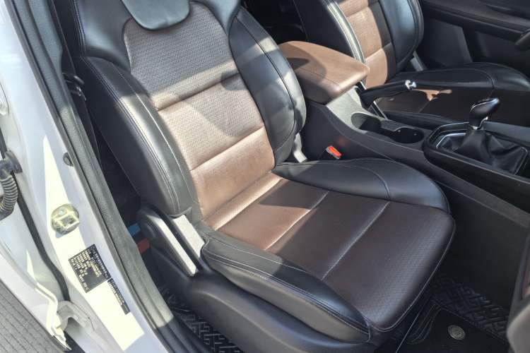 Used Dongfeng Fengon S560 2022 1.5T Manual Urban Model Headliner