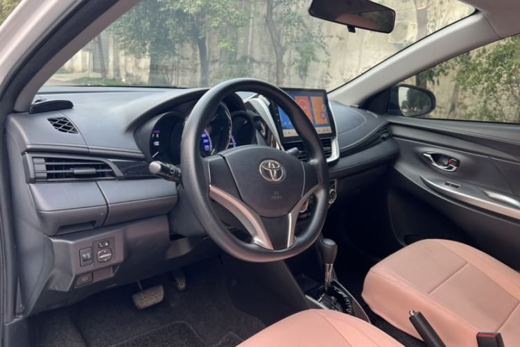 Used Toyota YARiS L Zhi Xuan 2017 1.5G CVT JingSu Model with Upgraded Sunroof Interior 9