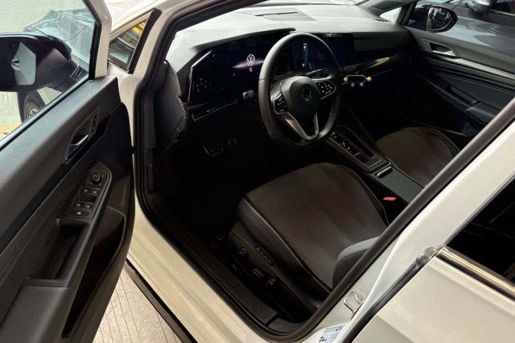 Used Volkswagen Golf 2024 280TSI DSG R-Line 50th Anniversary Edition
