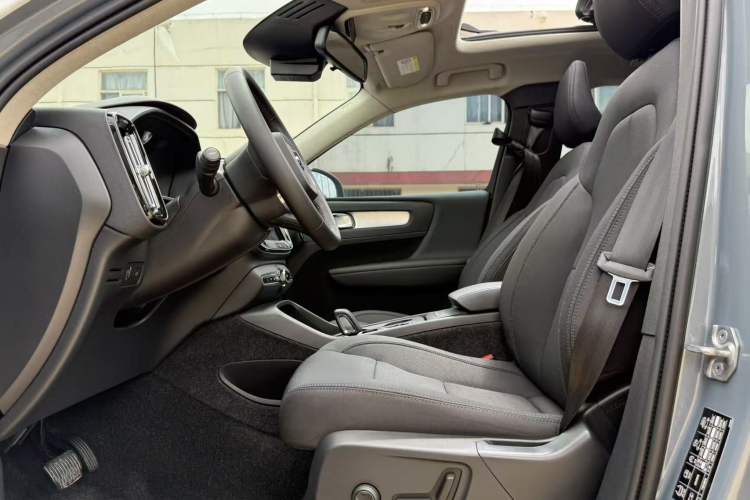 Used Volvo XC40 2021 T4 4x4 SmartDrive Fashion Edition