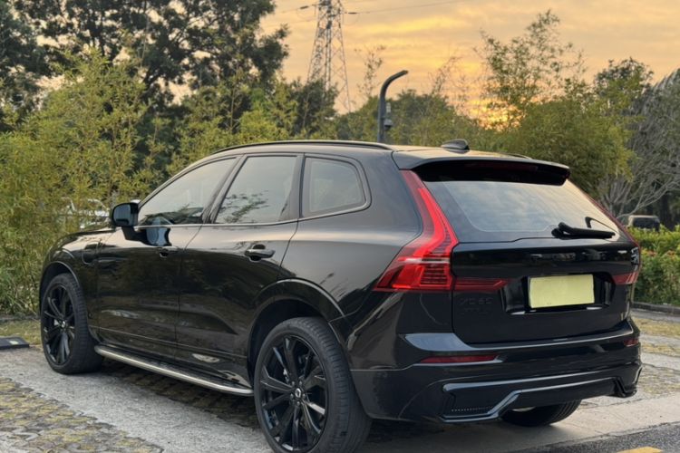 Used Volvo XC60 New Energy 2025 Plug-in Hybrid Long-Range All-Wheel Drive Zhiyuan Extreme Night Black Edition