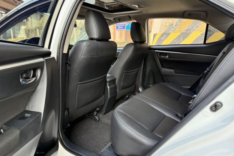 Used Toyota Levin 2017 Revised 185T CVT Elite Edition China V Standard Interior 1