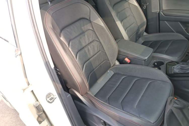 Used Volkswagen Tayron 2019 330TSI Two-Wheel Drive Luxury Model China VI Standard Interior 3