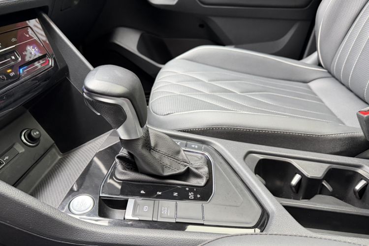 Used Volkswagen Tiguan L 2022 330TSI Automatic Two-Wheel Drive R-Line Enhanced Edition
