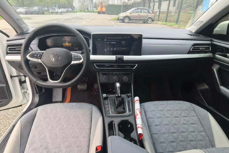 Used Volkswagen Lavida 2023 300TSI DSG Full-Comfort Edition Interior 5