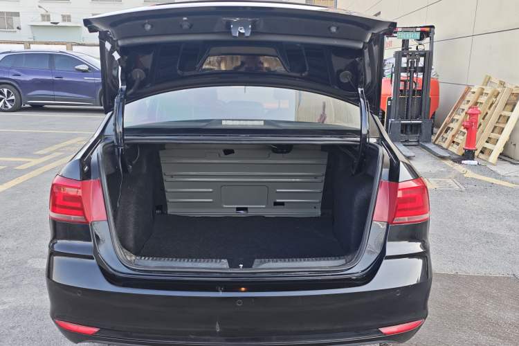 Used Volkswagen Santana 2018 1.5L Automatic Comfort Edition