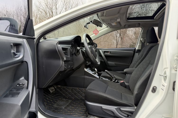 Used Toyota Levin 2016 Dual-Engine 1.8H GS E-CVT Elite Model with Sunroof
