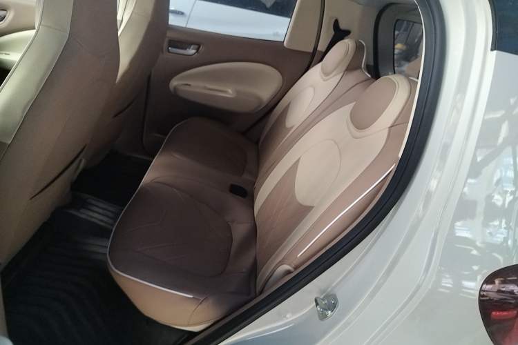 Used Wuling Hongguang MINIEV 2025 Four-Door Version Premium Edition Interior 6