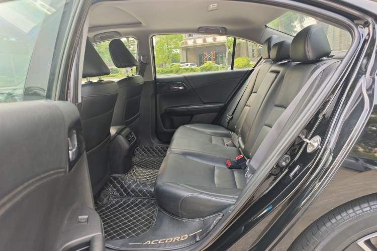 Used Honda Accord 2016 2.0L Elite Edition Interior 3