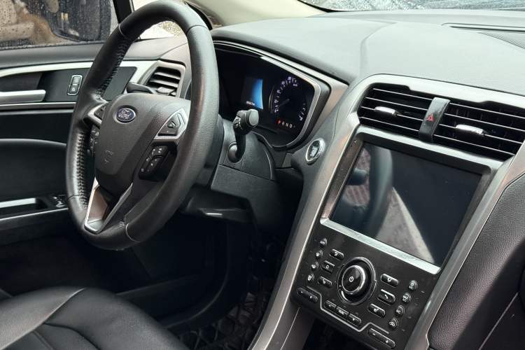 Used Ford Mondeo New Energy 2018 2.0 PHEV Smart-Controlled Fashion Edition China VI Standard Exterior 5