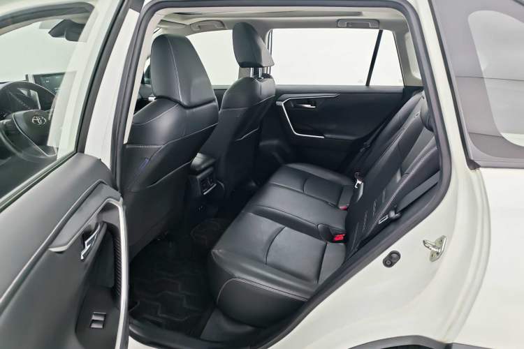 Used Toyota RAV4 2020 2.0L CVT Four-Wheel Drive Prestige Edition
