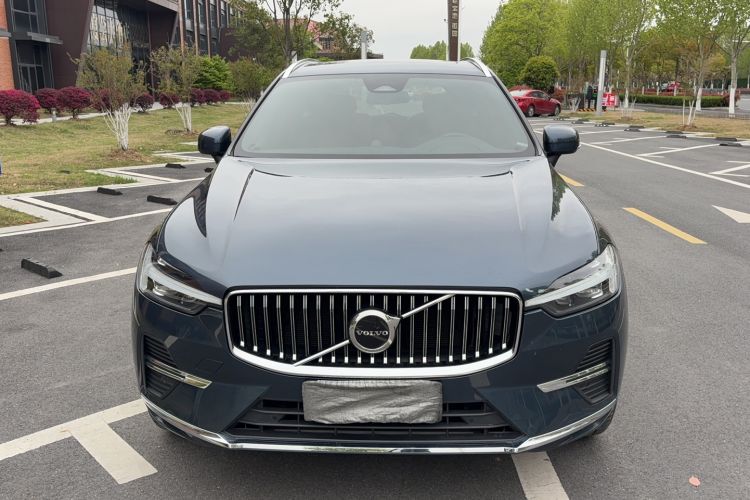 Used Volvo XC60 2023 B5 4x4 Smart Luxury Edition