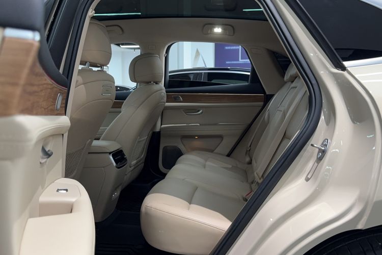 Used Hima AITO M5 2023 All-Electric Rear-Drive Standard Edition Left Rear Seat